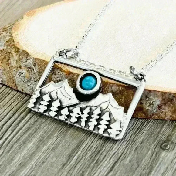 Turquoise Western necklace mountain pendant - Picture 7 of 10